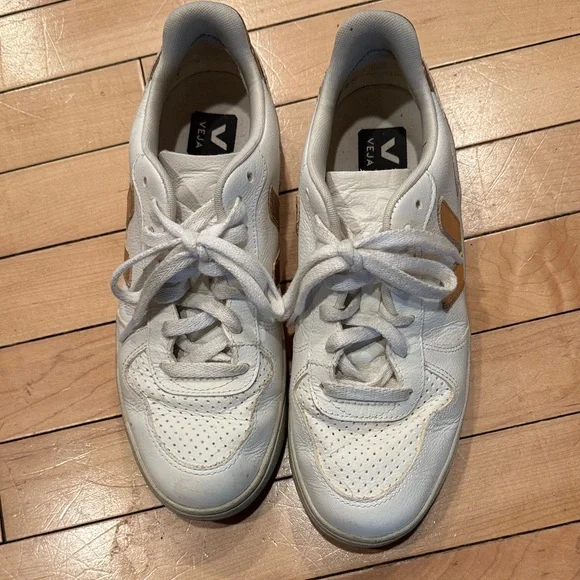 Veja White Sneakers with Gold Details - Picture 6 of 6